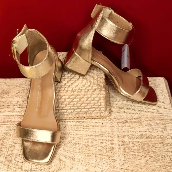 Aerosols NWT 6.5 Eliza Soft Gold Real Leather Ankle Strap  2.16 “Heeled Sandals