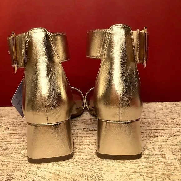 Aerosols NWT 6.5 Eliza Soft Gold Real Leather Ankle Strap  2.16 “Heeled Sandals