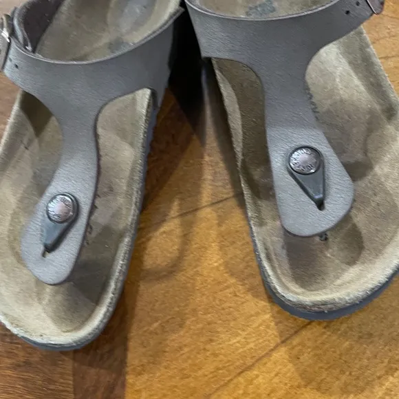 Birkenstock Gizeh Birko girls sandals Size‎ 33 (size 2)