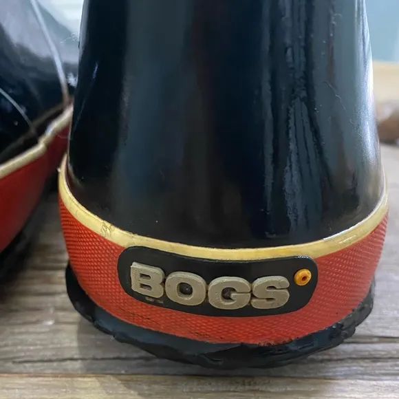 Bogs Classic Kids Unisex Size 3 Black W/ Red/Yellow Scribble Dot‎ Rainboots