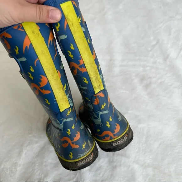 Bogs Dragon Rain Boots Boy’s Size 2