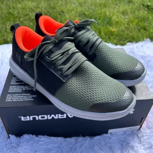 Boys' Grade School Under Armour Charged 24/7 2.0 X NM Sneakers Green Size 6.5