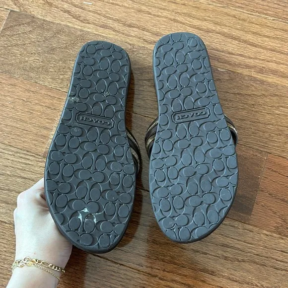Coach Jasmine brown leather trim monogram thong sandals size 5.5