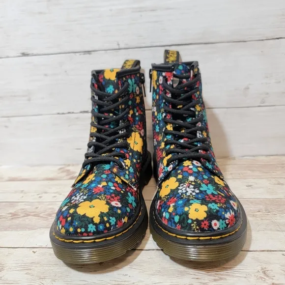 Dr. Martens Kids New floral canvas boots