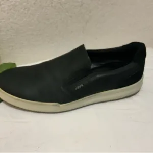 Ecco men’s leather casual slip on loafers. Size 43/ US 10