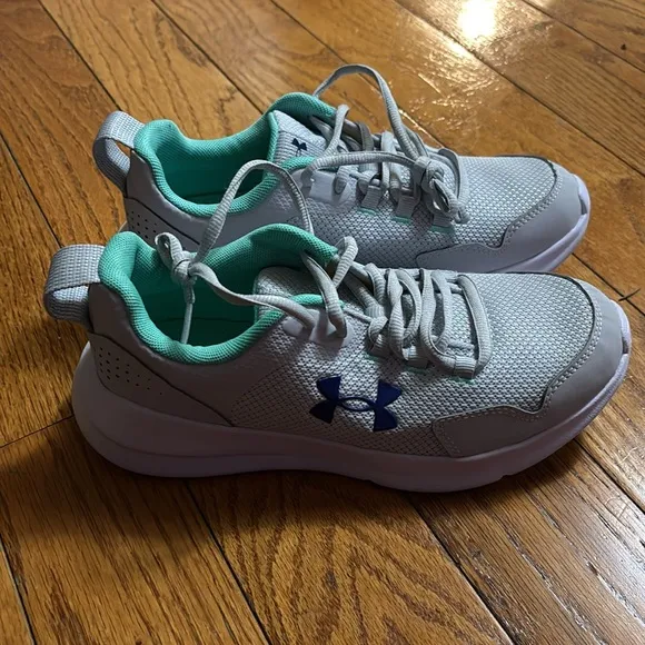 Girls Running Sneakers in Gray , Teal , Purple. Size 4.5