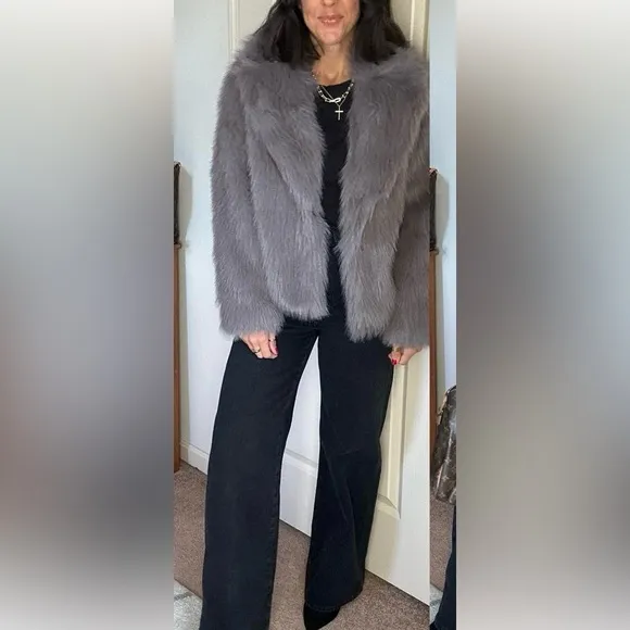 Gray thick fully lined faux fur jacket coat