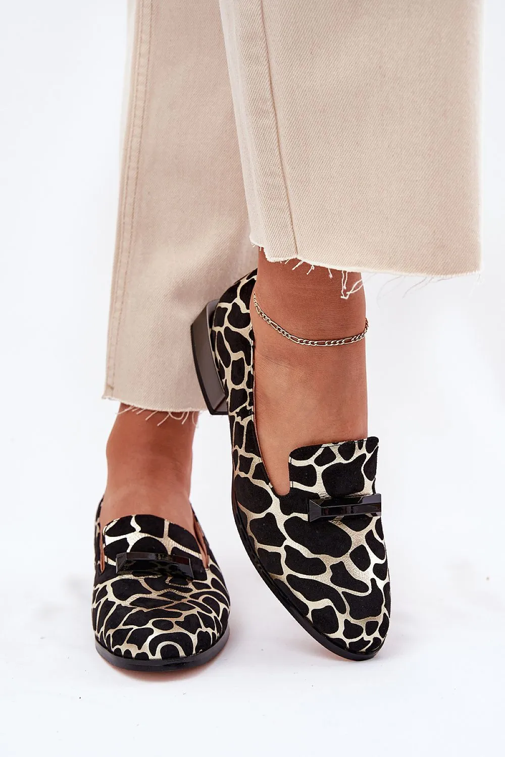 Heeled low shoes