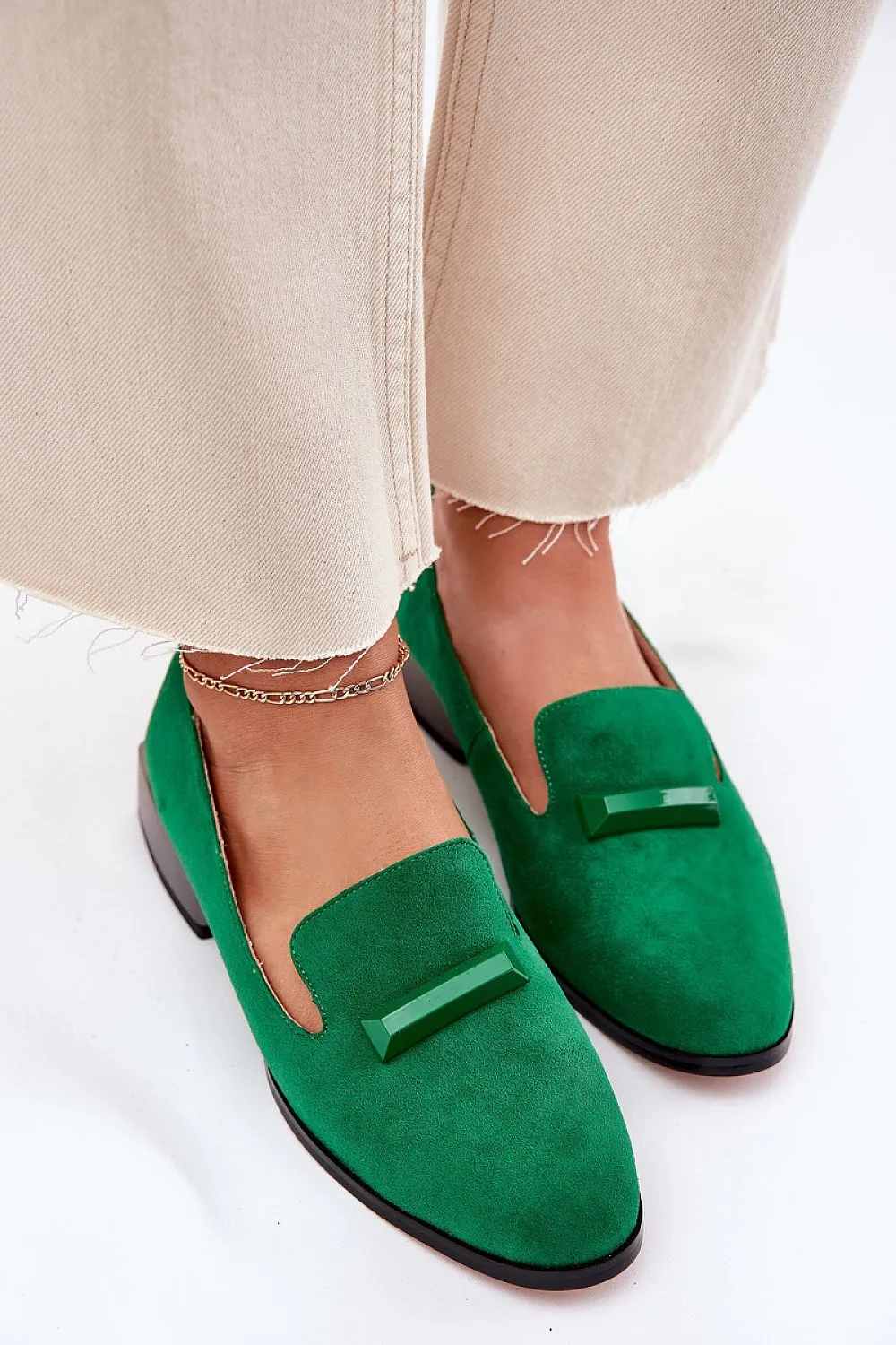 Heeled low shoes