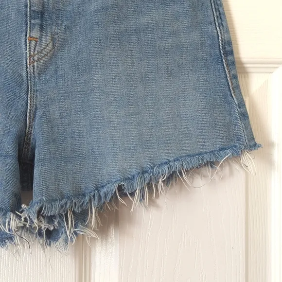 Hudson Gemma Medium Wash Mid Rise Relaxed Fit Cut Off Raw Hem Denim Shorts 26