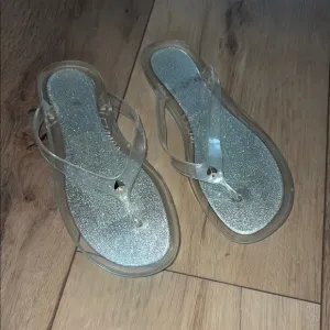 Kate Spade Clear Glitter Sandals