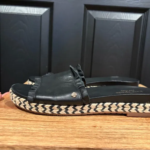 Kate Spade Zahara black ruffle rafia slides Sandals 7.5