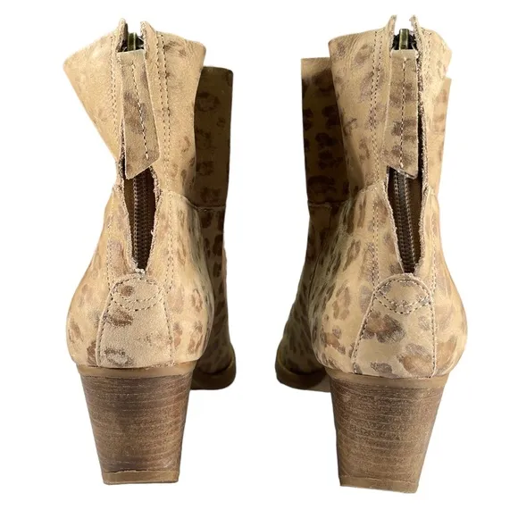 Matisse Leopard Ankle Boots Womens Shoes Size 7.5