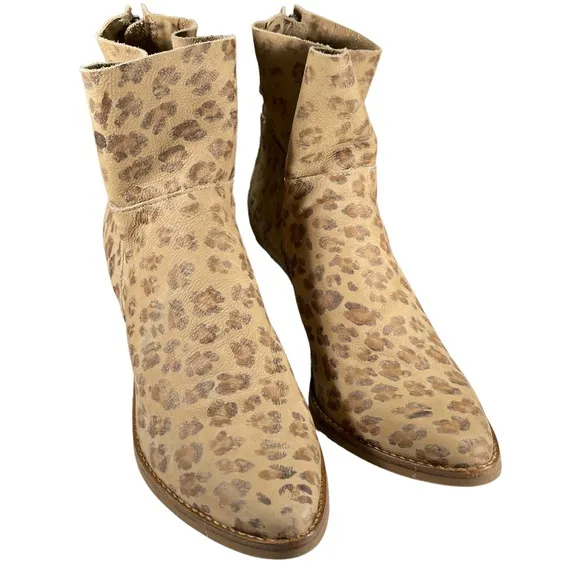 Matisse Leopard Ankle Boots Womens Shoes Size 7.5
