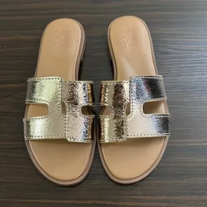Naturalizer Fame Slide Sandals