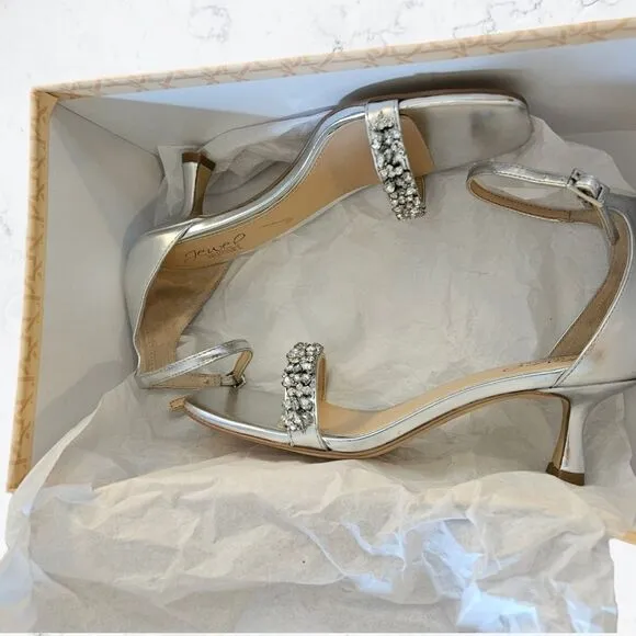 New Badgley Mischka Angel Silver Metallic Rhinestone Embellished Kitten Heels