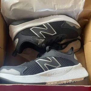 New Balance 545 V1 Lace Up Running Sneakers - Boy's Size 11 - PK545BO1 - New