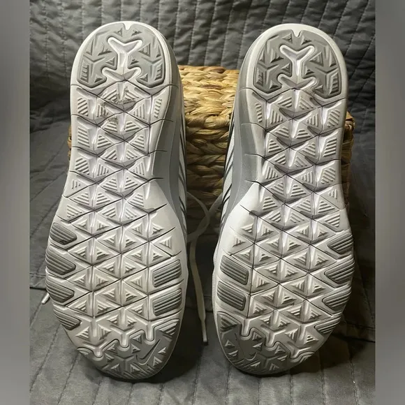 Nike Free Run TR 6 Womens Running Sneakers size 7 White/Grey