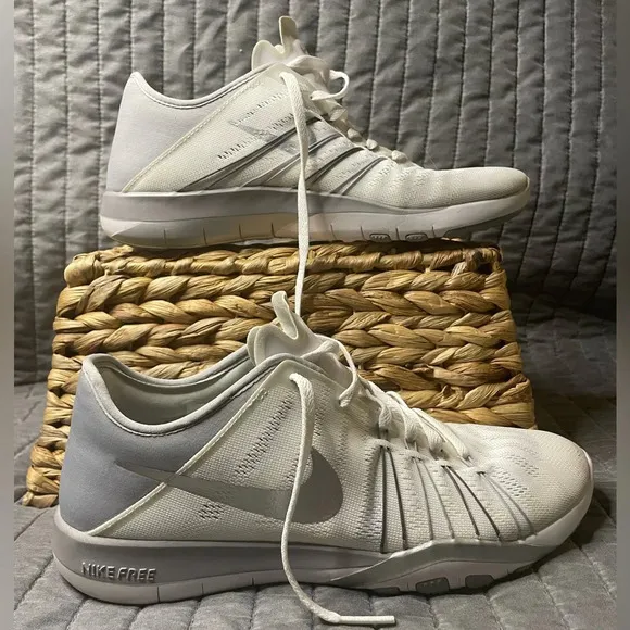 Nike Free Run TR 6 Womens Running Sneakers size 7 White/Grey