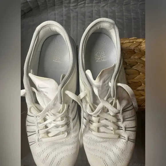 Nike Free Run TR 6 Womens Running Sneakers size 7 White/Grey
