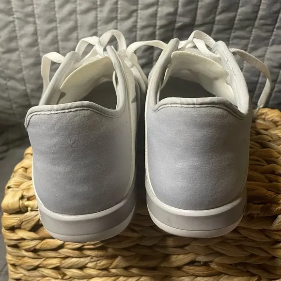 Nike Free Run TR 6 Womens Running Sneakers size 7 White/Grey