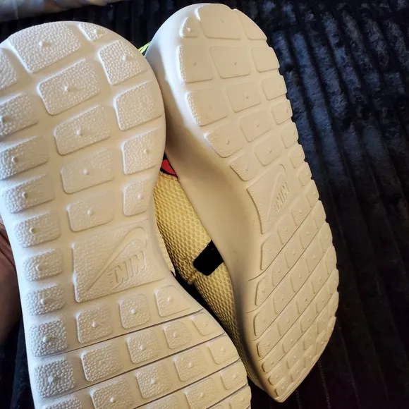 Nike Roshe One‎ FB Sneakers