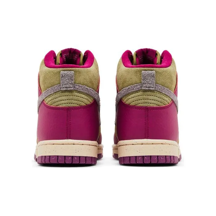 Nike Wmns Dunk High 'Dynamic Berry'