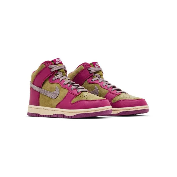 Nike Wmns Dunk High 'Dynamic Berry'