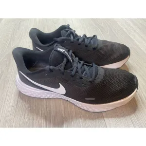 Nike Womens Revolution‎ 5 BQ3207-002 Black Running Shoes Sneakers Size 9