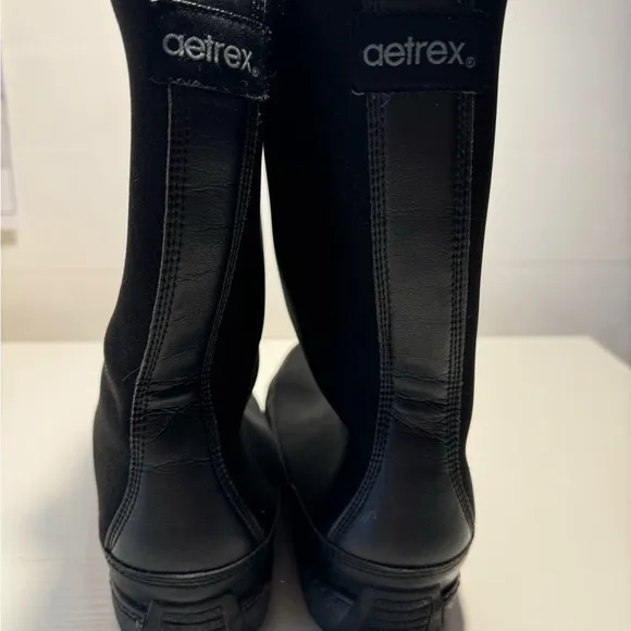 NWOT AETREX Women's  Black Neoprene Waterproof Mid Calf Boots size 10 Outdoor