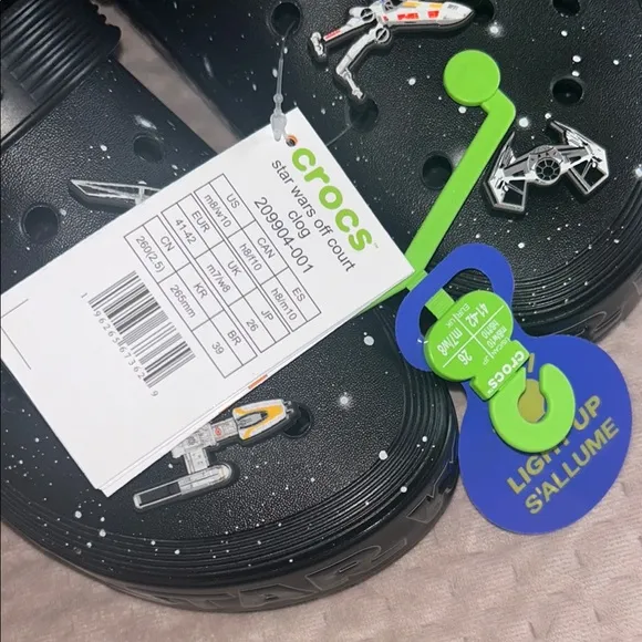NWT Crocs Black Star Wars Men’s 8 / Women’s 10
