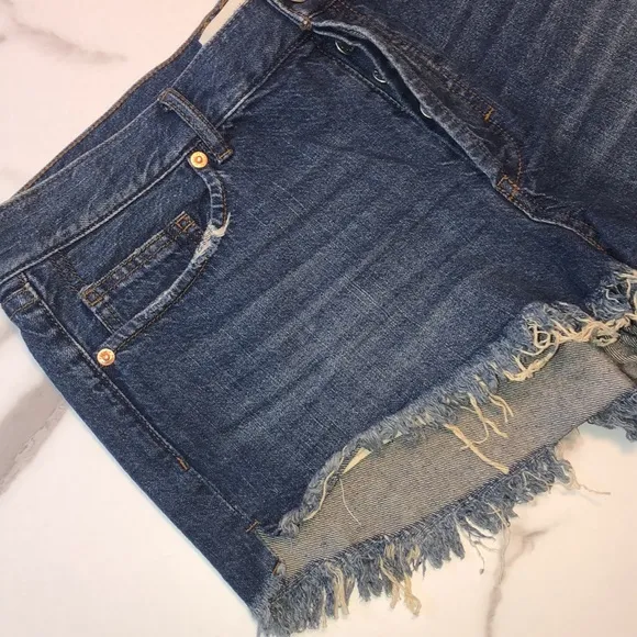 NWT Free People Avery denim shorts frayed we the free button fly size 30