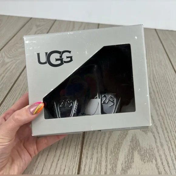 NWT UGG Infant Fluff Yeah Furry Fuzzy Sandals Black