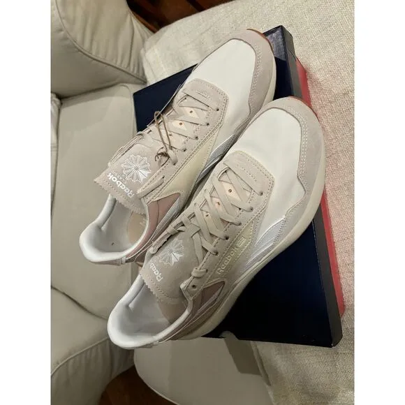 NWT/NIB Reebok Unisex-Adult Classic Leather Legacy Az Sneaker