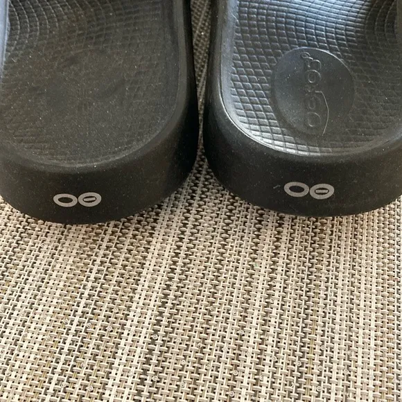 Oofos Black Slide Sandals men’s size 11
