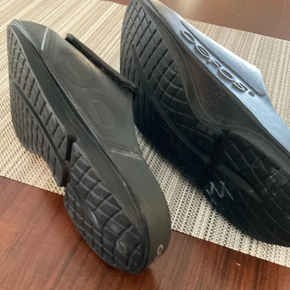 Oofos Black Slide Sandals men’s size 11