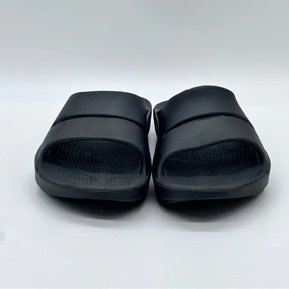 OOFOS OOaah Slide Sandals. Size 11