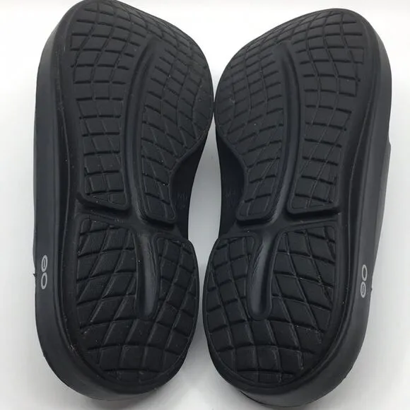 Oofos Ooahh Black Slides Sandals Unisex EU 42 M9 W11 Recovery Therapy slides
