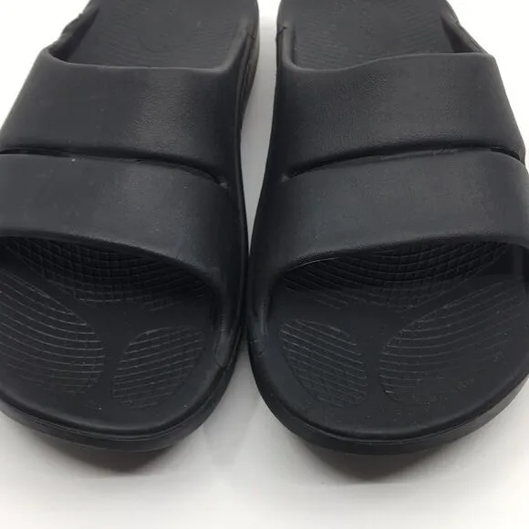 Oofos Ooahh Black Slides Sandals Unisex EU 42 M9 W11 Recovery Therapy slides
