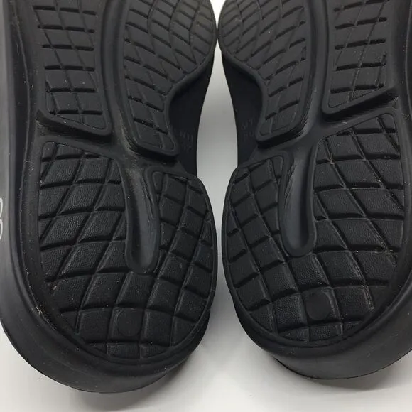 Oofos Ooahh Black Slides Sandals Unisex EU 42 M9 W11 Recovery Therapy slides
