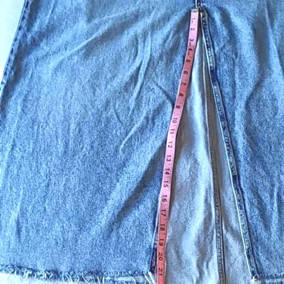 Pilcro Skirt. Madi Denim.Size 22W. Midi Raw Hem. 5pocket. Like New.