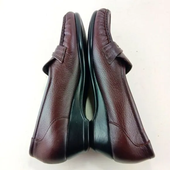 SAS NWOT Classic Timeless Slip-On Leather Loafer Woman's 8.5. Burgandy/Brownish.
