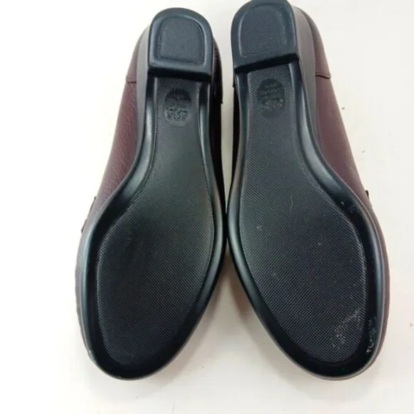 SAS NWOT Classic Timeless Slip-On Leather Loafer Woman's 8.5. Burgandy/Brownish.