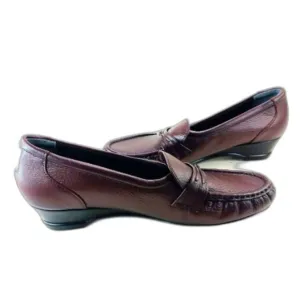 SAS NWOT Classic Timeless Slip-On Leather Loafer Woman's 8.5. Burgandy/Brownish.