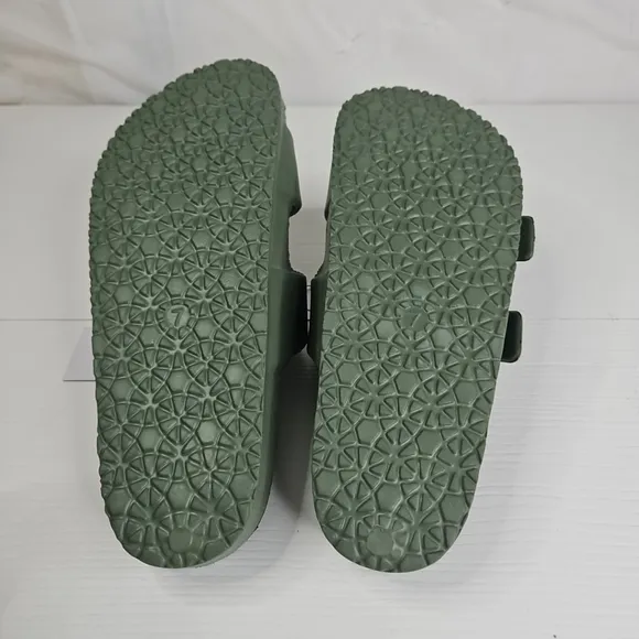 Shade &amp; Shore Men's Sandals Casual  Foam Slip On Green Buckle Strap Size 7