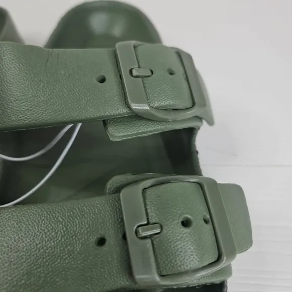 Shade &amp; Shore Men's Sandals Casual  Foam Slip On Green Buckle Strap Size 7