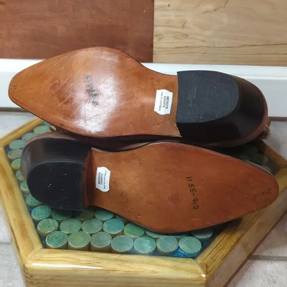Size 7. Vintage cowboy boots