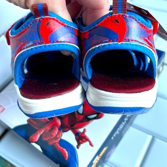 Spiderman Light Up Velcro Sneaker Sandals Toddler 9 new in box summer marvel.  K