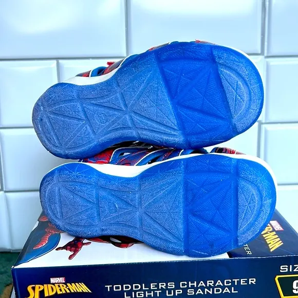Spiderman Light Up Velcro Sneaker Sandals Toddler 9 new in box summer marvel.  K