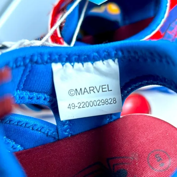 Spiderman Light Up Velcro Sneaker Sandals Toddler 9 new in box summer marvel.  K